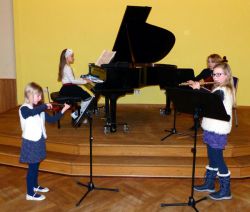 Charlotte Westphal (Geige), Anne-Marie Hato (Flöte) Kim Lampe (Cello) und Angelika Soldatov (Klavier) - Foto: Kreismusikschule Prignitz