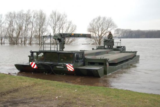 Die Bundeswehr im Einsatz beim Elbehochwasser (Foto: LK Prignitz)