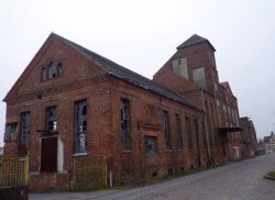 Lagergebäude, Silo und Speichergebäude (Straßenansicht) - (Foto: LK Prignitz)