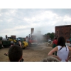 Gegen den Staub wird Wasser versprüht (08.06.2013)