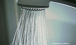 Dusche (Foto: Rainer Sturm/pixelio.de)