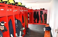 Blick in die Umkleideräume des Gerätehauses in Halenbeck. Foto: Bernd Atzenroth / Landkreis Prignitz